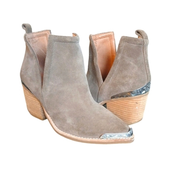 Jeffrey Campbell Cromwell Booties Taupe Suede Western Ankle Boots Women's size 6 - Picture 1 of 12